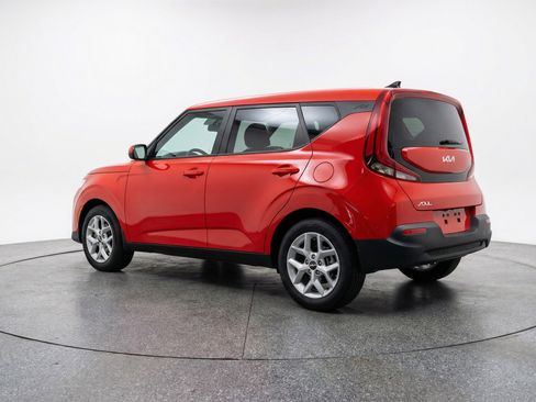 Used 2025 Kia Soul LX w/ LX Technology Package image 6