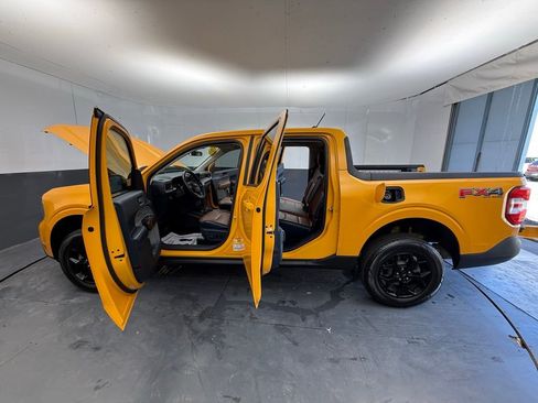 Used 2022 Ford Maverick Lariat w/ Lariat Luxury Package image 16