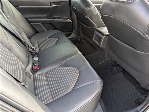 Used 2020 Toyota Camry SE image 17