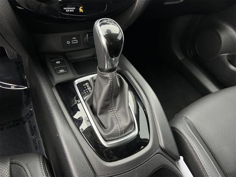 Certified 2022 Nissan Rogue Sport SL image 18