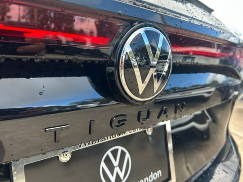 New 2026 Volkswagen Tiguan SE R-Line FWD image 47
