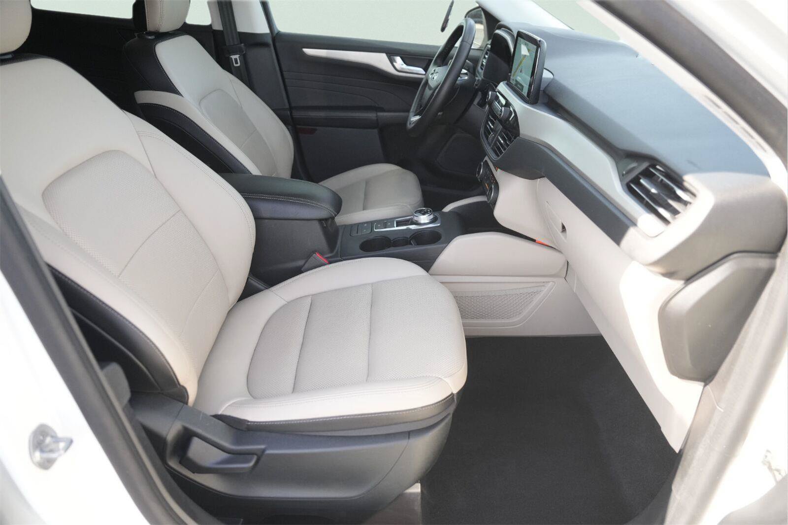 Used 2022 Ford Escape SEL w/ Technology Package FWD image 18