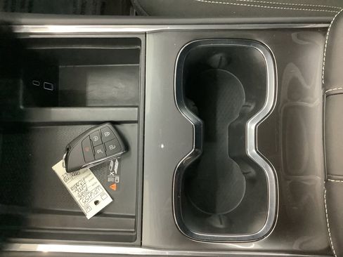 Used 2025 GMC Acadia Elevation image 22