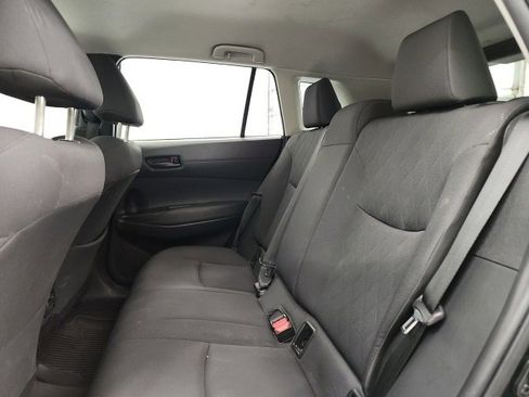 Used 2025 Toyota Corolla Cross LE image 19