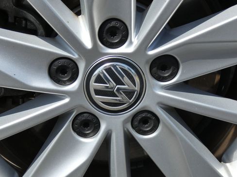 Used 2018 Volkswagen Golf S image 22