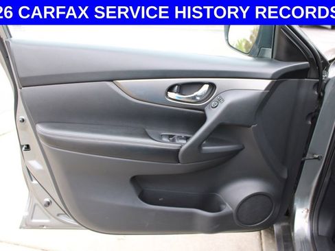 Used 2015 Nissan Rogue S image 16