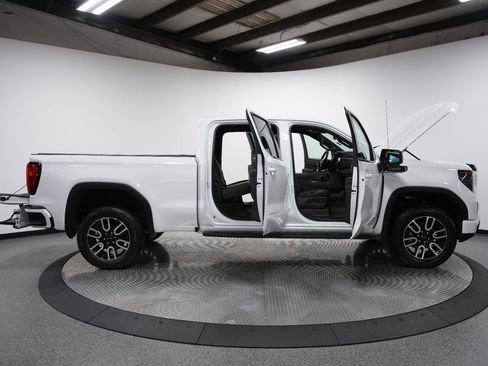 Used 2025 GMC Sierra 1500 AT4 w/ AT4 Premium Package AWD/4WD image 11