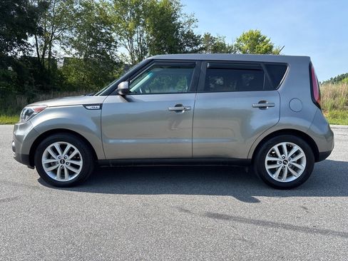 Used 2019 Kia Soul + w/ Audio Package FWD image 2