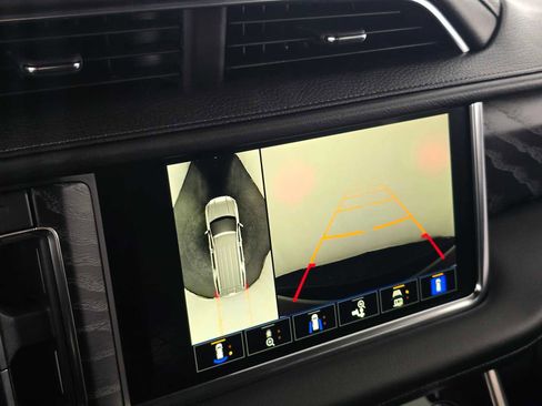 Used 2024 GMC Yukon Denali image 29