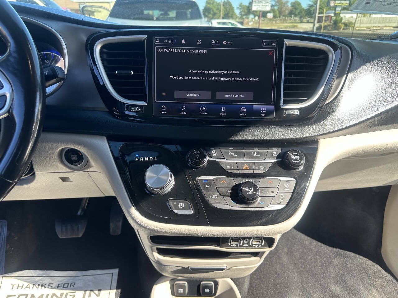 Used 2021 Chrysler Pacifica Touring-L FWD image 21