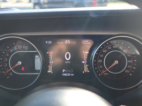 Used 2021 Jeep Gladiator Sport image 19