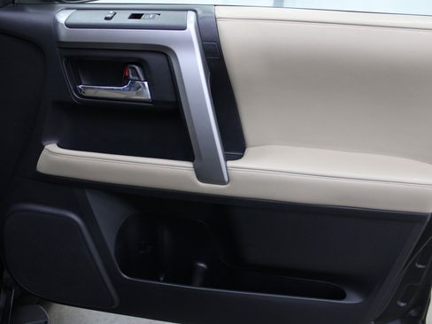 Used 2021 Toyota 4Runner SR5 image 28