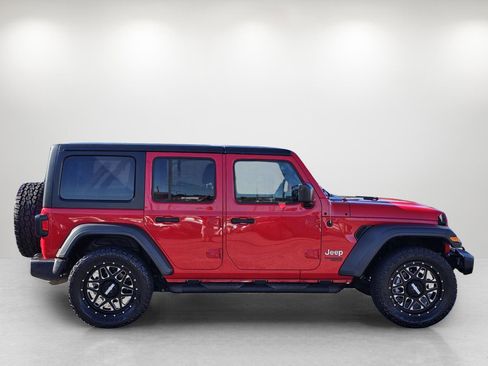 Used 2018 Jeep Wrangler Unlimited Sport image 4