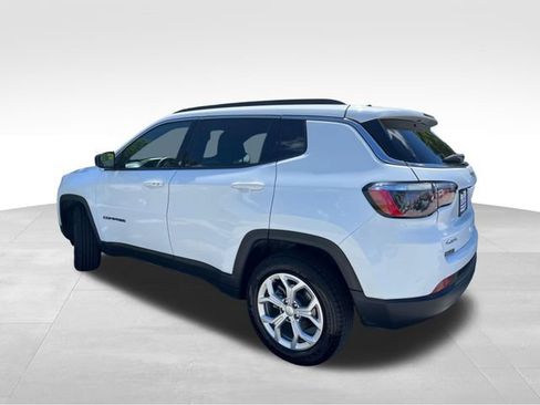 Used 2024 Jeep Compass Latitude AWD/4WD image 4