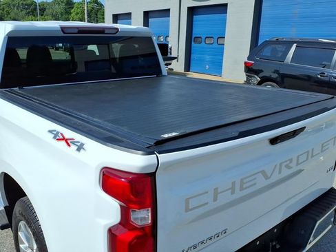 Used 2019 Chevrolet Silverado 1500 LTZ w/ LTZ Premium Package AWD/4WD image 10