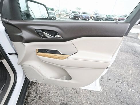 Used 2017 GMC Acadia Denali w/ Technology Package image 29