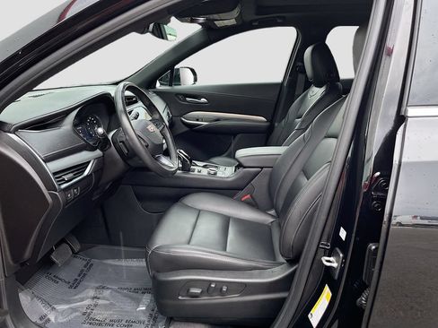 Used 2020 Cadillac XT4 Premium Luxury w/ Cold Weather Package AWD/4WD image 22