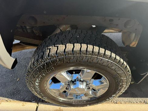 Used 2018 GMC Sierra 2500 SLT w/ Driver Alert Package image 5