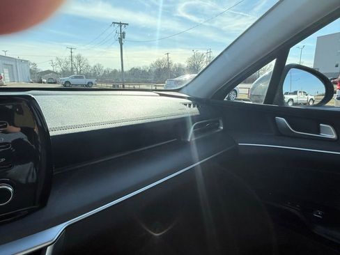 Used 2022 Kia K5 LX image 15