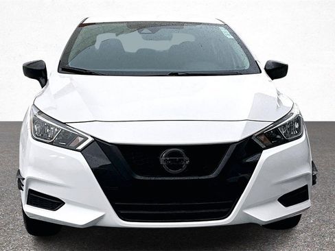 Used 2020 Nissan Versa S image 3