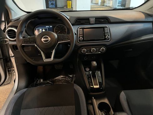 Used 2025 Nissan Versa SV FWD image 33