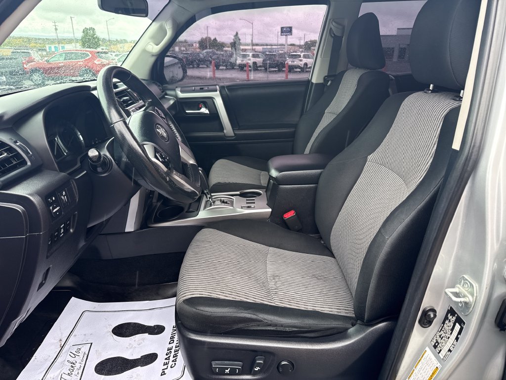 Used 2014 Toyota 4Runner SR5 AWD/4WD image 13