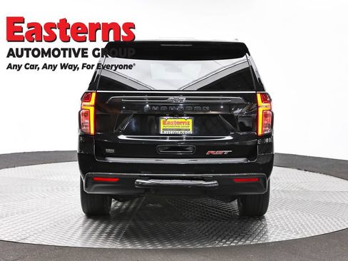 Used 2022 Chevrolet Suburban RST w/ Luxury Package AWD/4WD image 6