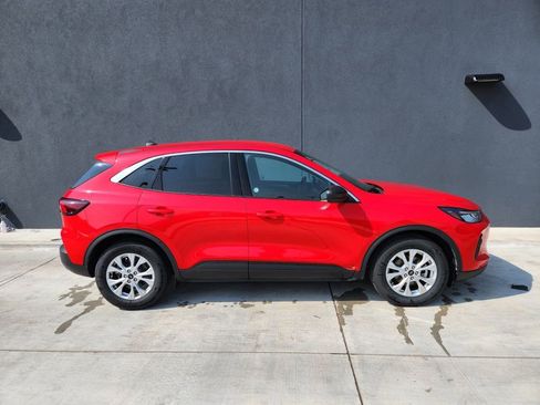 Used 2024 Ford Escape Active w/ Cold Weather Package FWD image 4