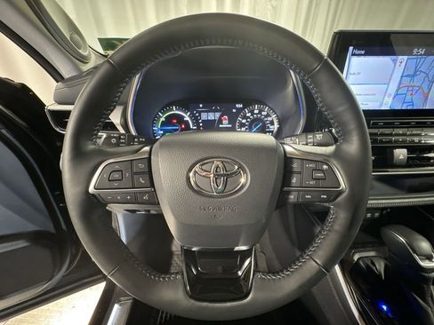 Used 2021 Toyota Highlander Platinum image 23