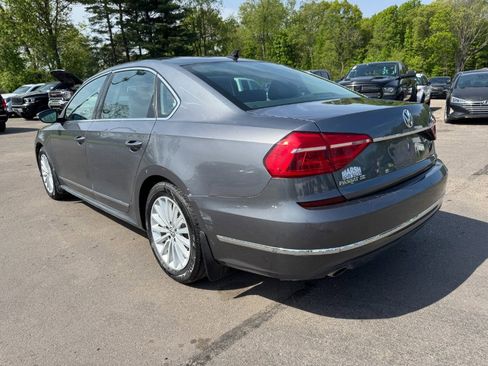 Used 2016 Volkswagen Passat 1.8T SE FWD image 3