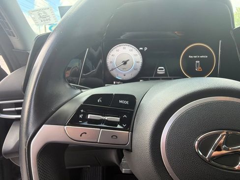 Used 2021 Hyundai Elantra SEL w/ Convenience + Premium Package FWD image 19