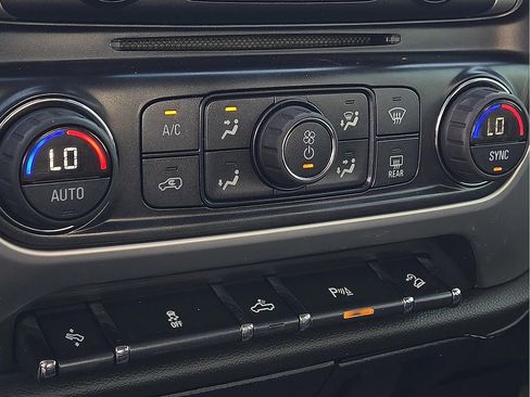 Used 2016 GMC Sierra 1500 SLE w/ SLE Value Package image 13