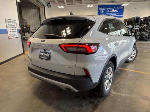 Used 2025 Ford Escape Active AWD/4WD image 5