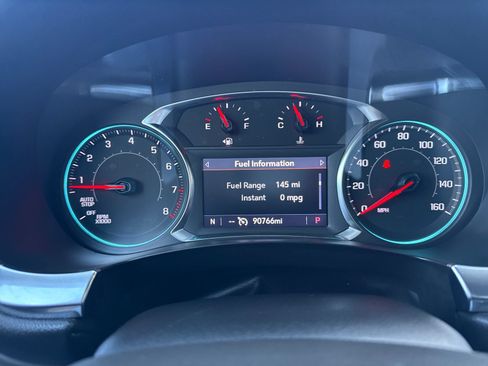Used 2023 Chevrolet Traverse LT FWD image 15