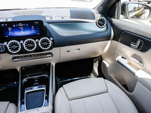 Certified 2025 Mercedes-Benz GLA 250 image 15