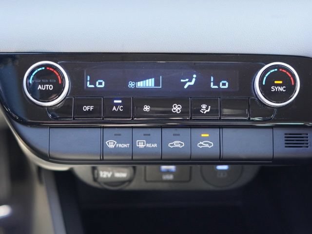 Used 2025 Hyundai Elantra Hybrid FWD image 25