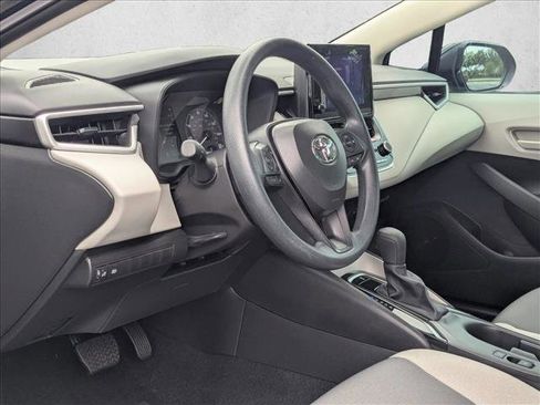 Used 2025 Toyota Corolla LE w/ Convenience Package FWD image 10