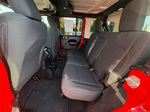Used 2025 Jeep Wrangler Unlimited Sport AWD/4WD image 20
