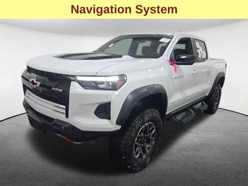 Used 2023 Chevrolet Colorado ZR2 AWD/4WD image 4