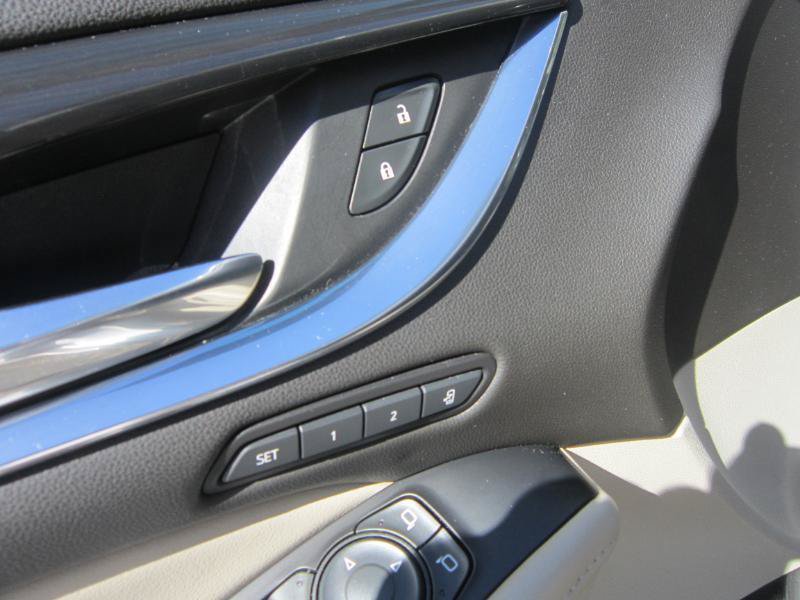 Used 2021 Buick Enclave Premium w/ Surround and Sites Package AWD/4WD image 24