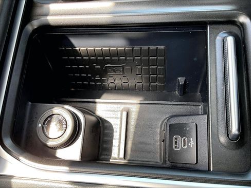 Used 2025 Ford Expedition Active AWD/4WD image 34