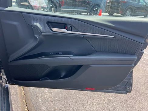Used 2025 Toyota Camry SE image 30