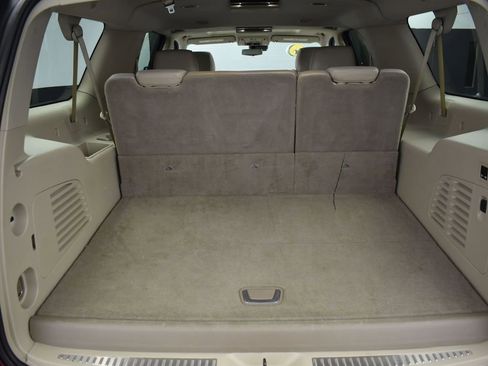 Used 2020 Cadillac Escalade ESV Premium Luxury image 12