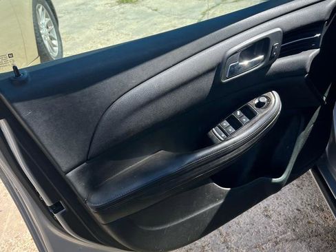 Used 2015 Chevrolet Malibu LT image 8