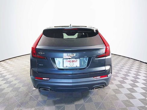 Used 2021 Cadillac XT4 Luxury w/ Cold Weather Package AWD/4WD image 5