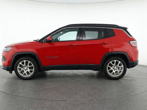 Used 2025 Jeep Compass Limited AWD/4WD image 5