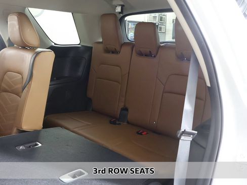 Used 2024 Nissan Pathfinder Platinum w/ Cargo Package AWD/4WD image 12