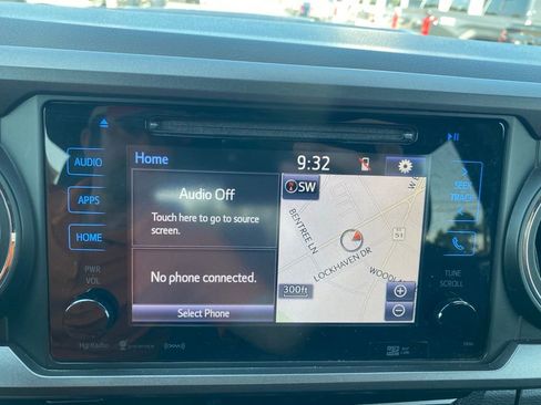Used 2019 Toyota Tacoma TRD Sport AWD/4WD image 21