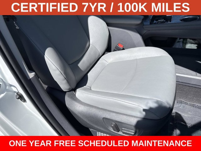 Used 2024 Toyota Sienna XLE w/ XLE Plus Package FWD image 10