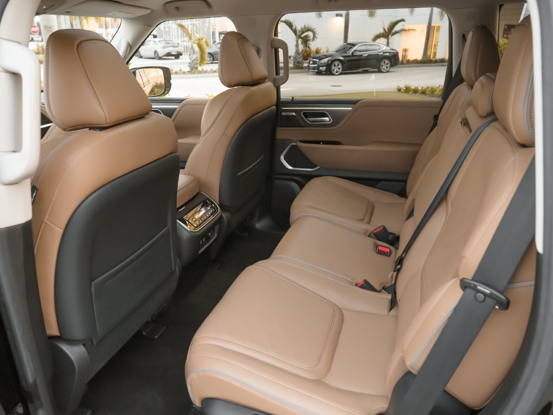 Certified 2025 INFINITI QX80 Luxe RWD image 18